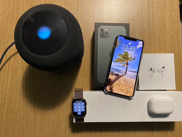 Im in love with my new iPhone 11 Pro Max, midnight green. Apple Watch 5 steel, AirPods Pro, HomePod. #shotoniphone