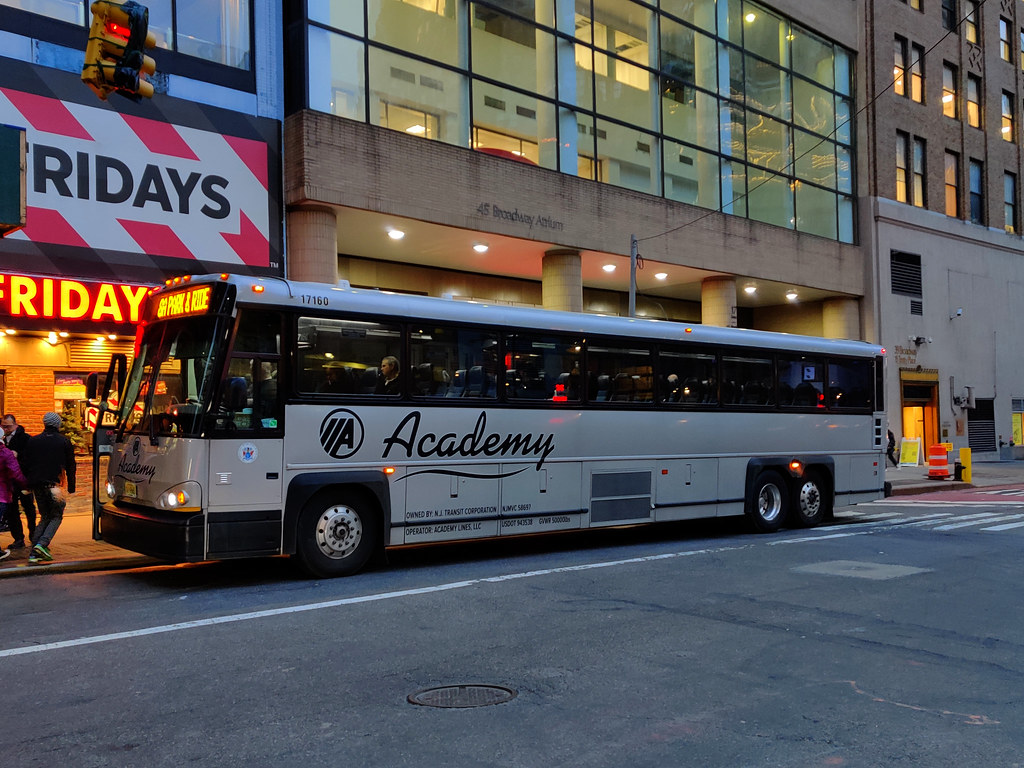 2017 MCI D4500CT 17160 on the 8A (Academy Bus) at Trinity Place & Edgar Street