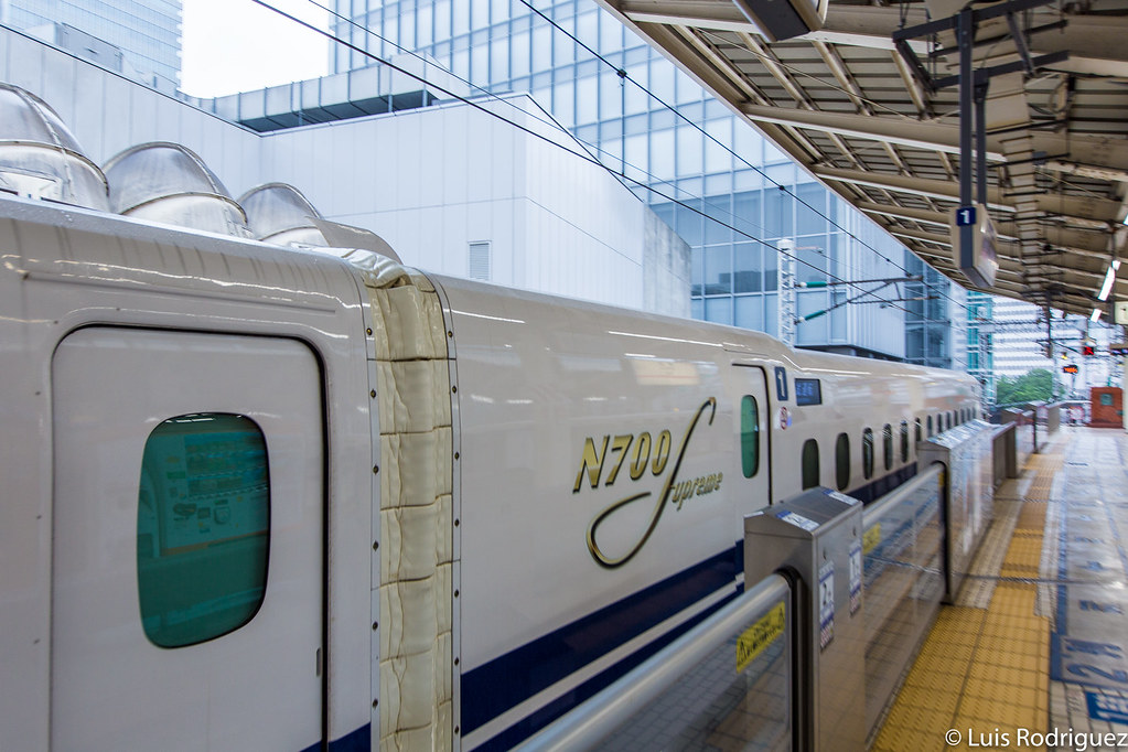 Serie N700S en pruebas en la estación de Tokio en agosto de 2019