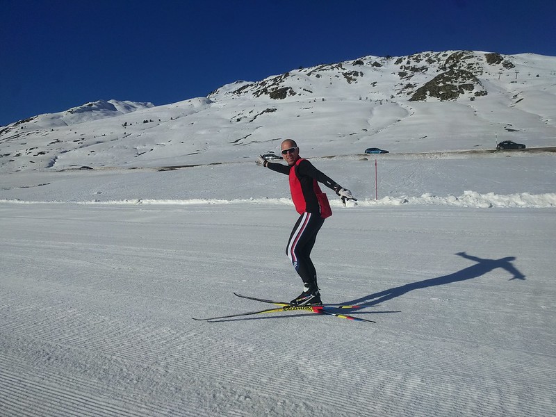 Iñaki haciendo técnica de esquí de fondo en Beret