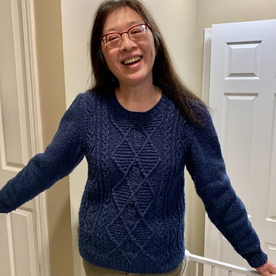My sister brought several FOs with her for me to photograph! Here is her Follins Pond Pullover by Moira Engel from Interweave Knits, Fall 2018 Issue.