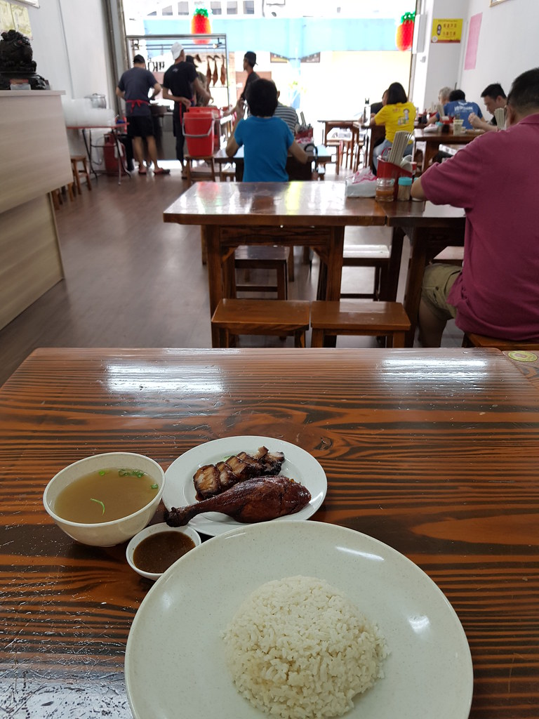 烧鸭脾叉烧饭 Roasted duck drumstuck & Charsiew rm$11 @ 二少爷碳烧烧蜡 Restoran Yi Siu Yea USJ21