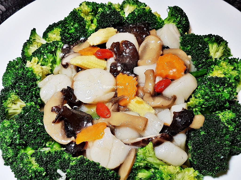 Braised Broccoli With Scallops