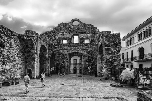 Ruins, Iglesia Santo Domingo