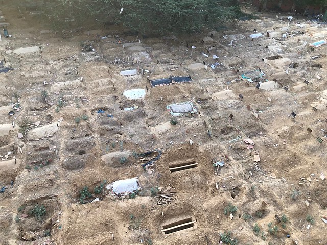 City Hangout - Graveyard Watching, Jamia Millia Islamia Metro Station