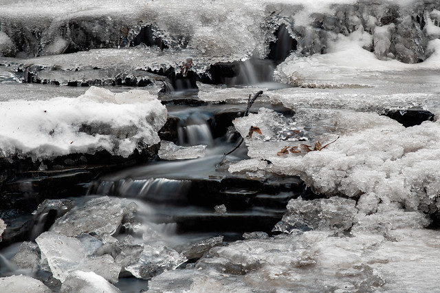 Horseshoe Falls Iced Over