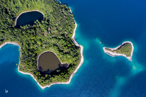 chiapas drone aerial blue water island
