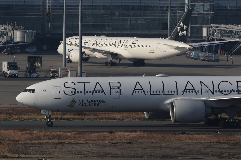 Singapore Airlines 9V-SWJ Star Alliance