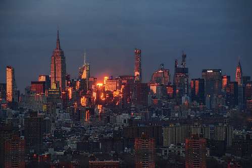 tosinarasi ©tiainternationalphotography tia newyork newyorkcity nyc manhattan sunset sundown evening reflection glare city cityscape urban landscape skyline skyscraper buildings empire state billionaires row condo condominium midtown density area metlife chrysler