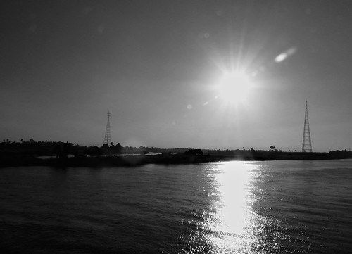 nikon p900 coolpix egypt nile nilecruiseboat thenile rivernile sunset river water silhouette silhouettephotography blackandwhite pylon reflectionsonwater