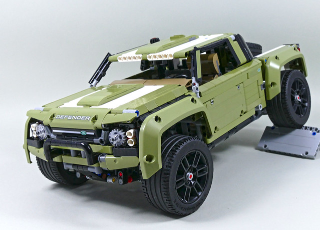 Stadium Truck - Land Rover Defender Lego Technic 42110 B Model