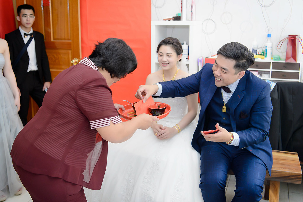 [婚禮攝影]少佑意淳 早儀式晚宴@中和華漾會館-最專業的團隊完成每場完美婚禮紀錄，拍的不只好更要快! #婚攝推薦