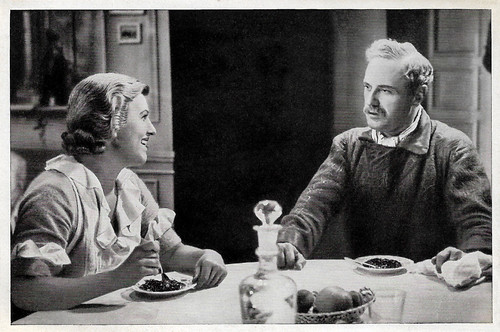 Maria Paudler and Harry Liedtke in Wenn am Sonntagabend die Dorfmusik spielt (1933)