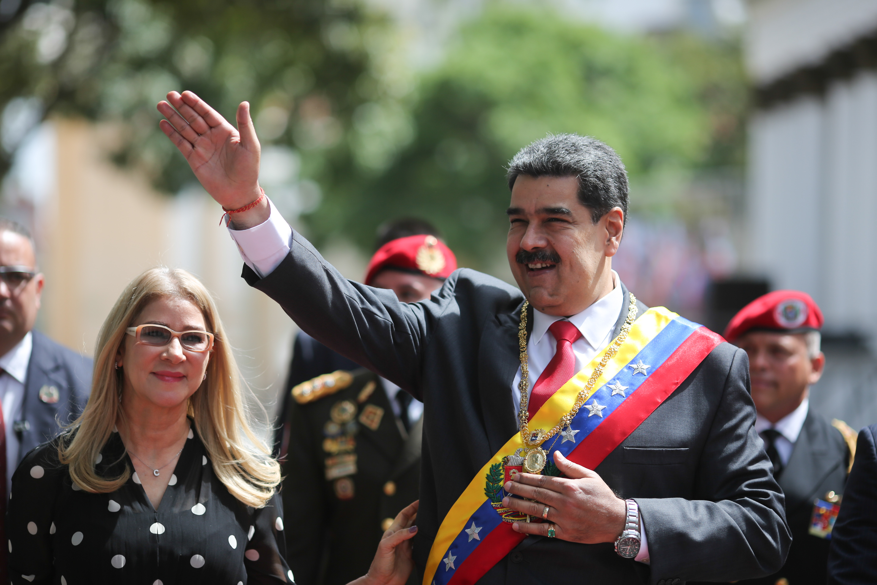 Presidente Maduro decreta venta en Petro de 4.5 millones de barriles de crudo