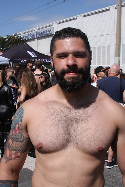 OH HELLA YES ! SUPER MASCULINE MUSCLE MAN STUD ! ~ FOLSOM STREET FAIR 2019 ! ( safe photo ) ( 50+ faves )