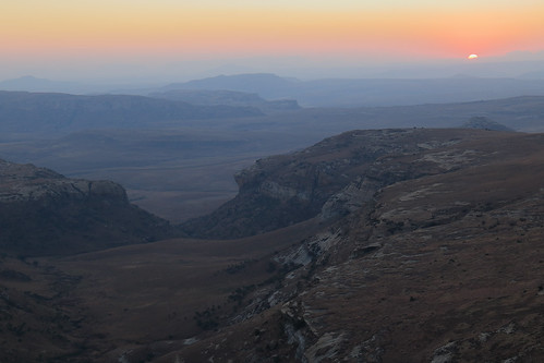 South Africa - Golden Gate Highlands National Park by Michael.Kemper, Sunrise seen from Highlands Mountain Retreat.

Sonnenaufgang vom Highlands Mountain Retreat gesehen.