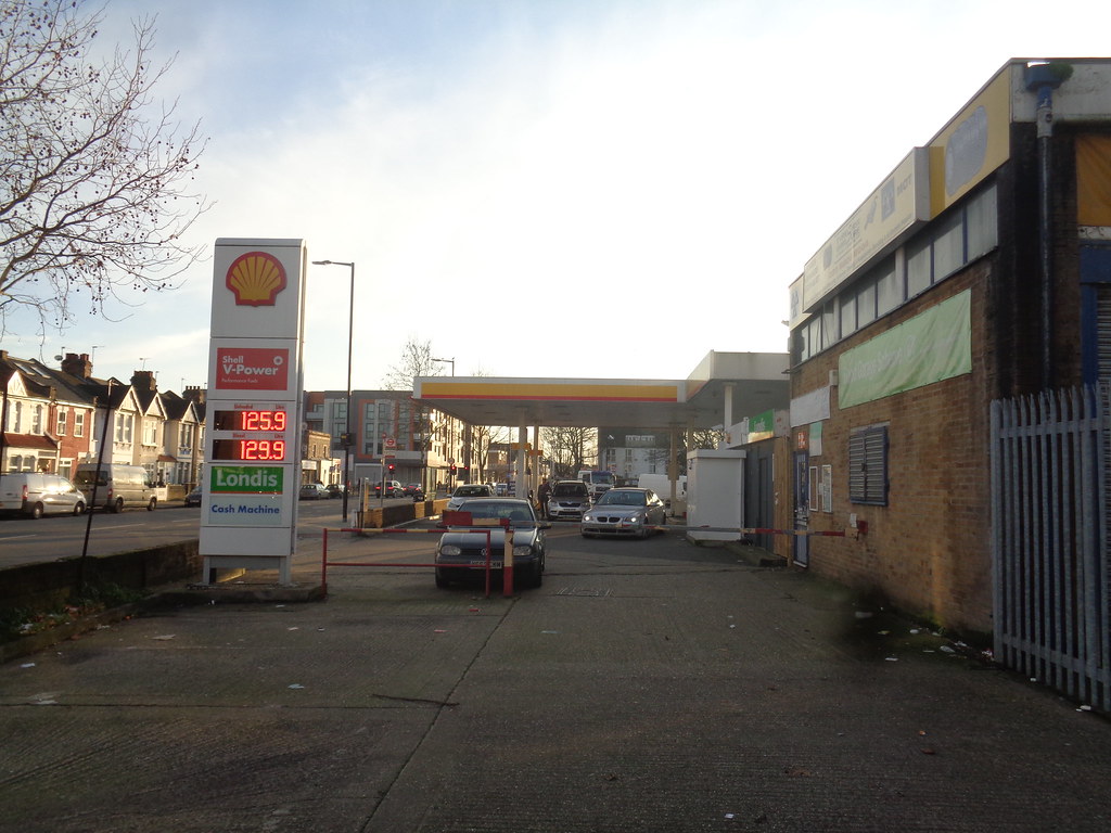 Shell - Willoughby Lane, Tottenham, North London | In 2012 t… | Flickr