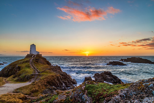 sea island llanddwyn seascape landscape lighthouse sunset llanfairpwllgwyngyll wales unitedkingdom