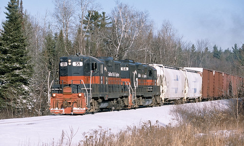 railroad train locomotive guilford gp9