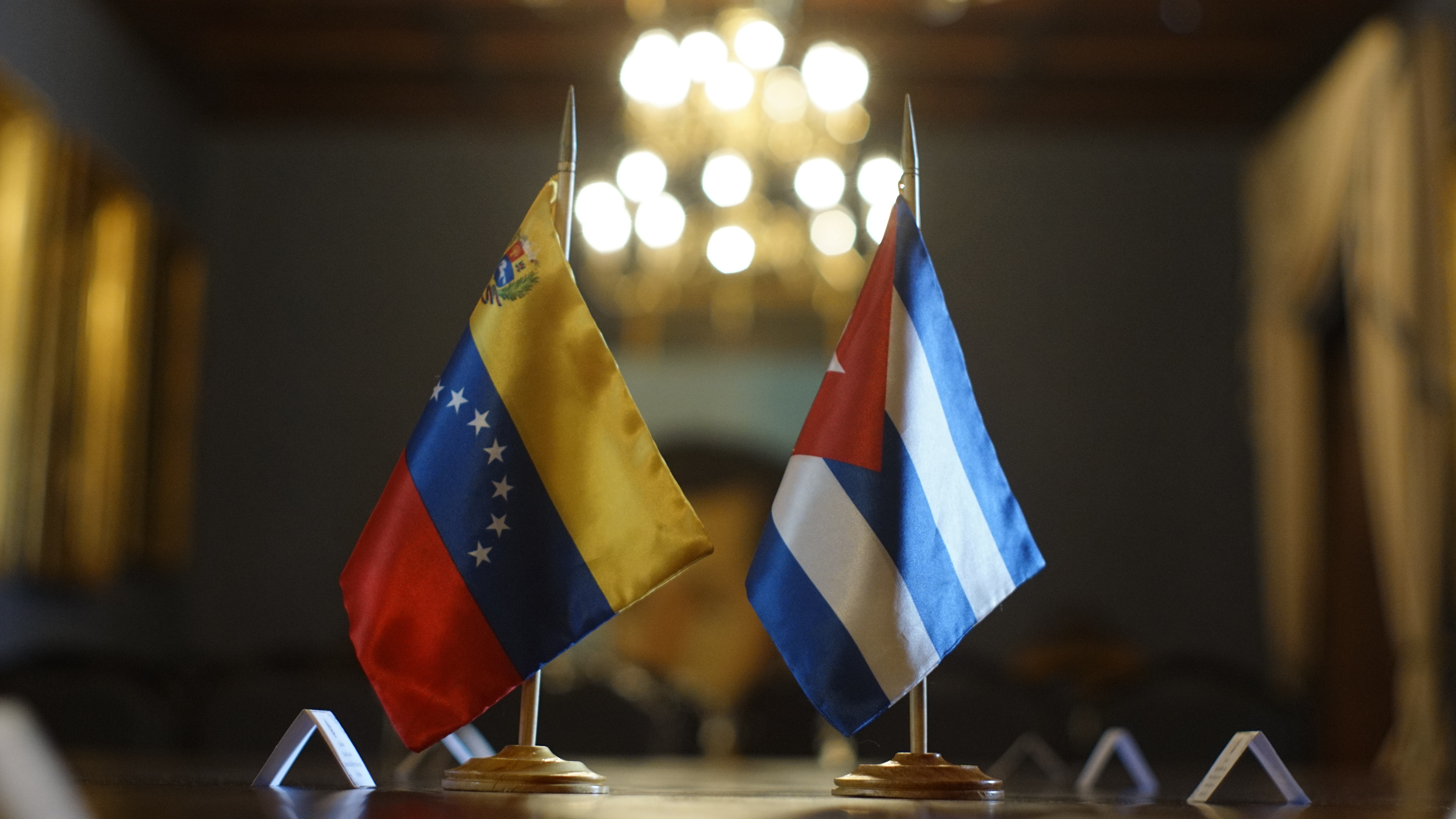 Se realizan mesas sectoriales de petróleo y finanzas en el marco del Convenio Integral Cuba - Venezuela
