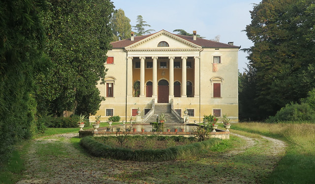 Vicenza-Bertesina, Villa Negri-Ceroni-Feriani (La Ca'Latina)