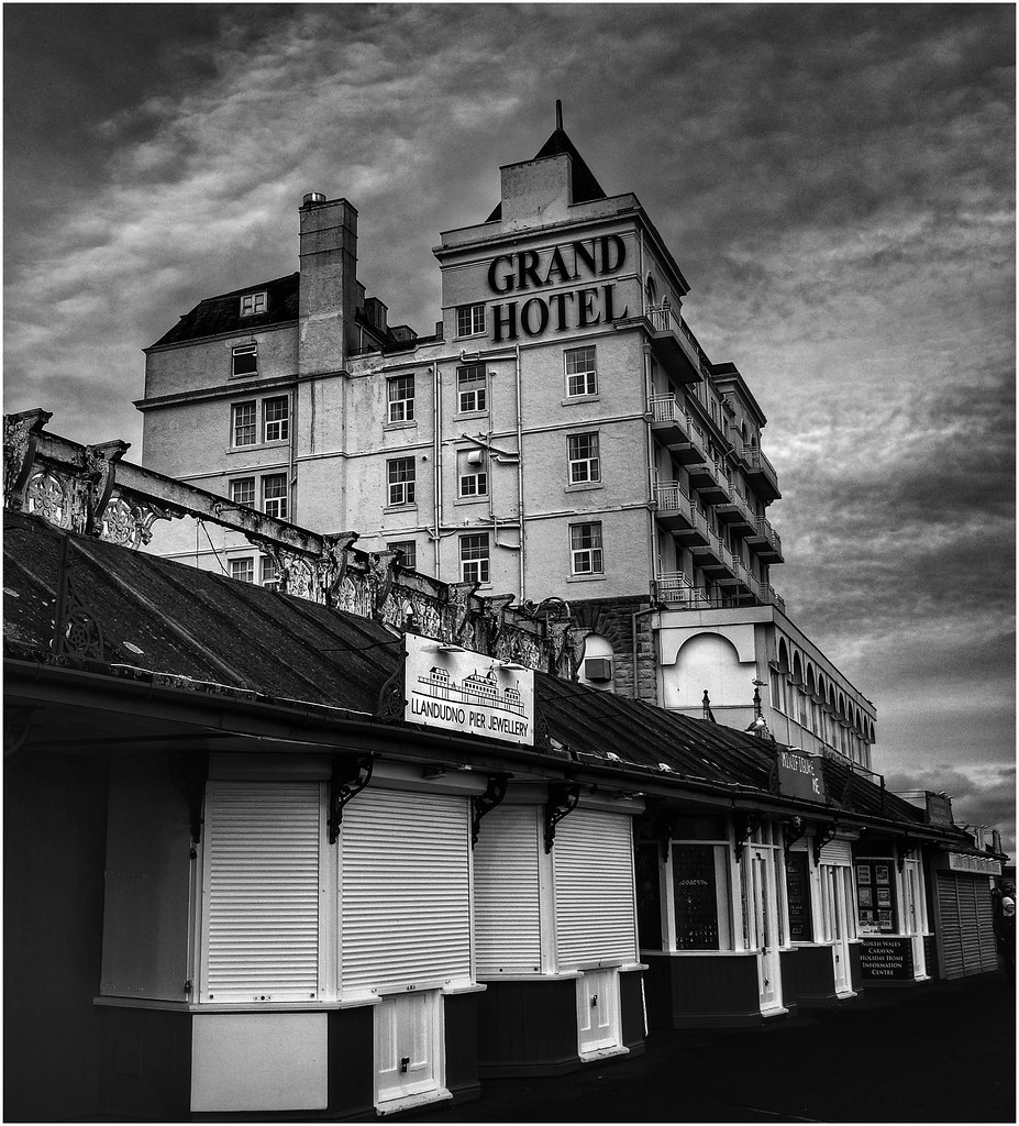 Llandudno pier and the Grand hotel
