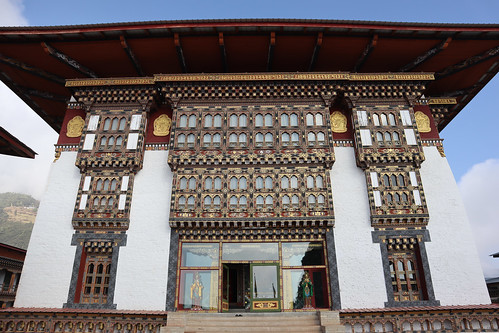 bhutan dametsi dzong temple monastery buddhism