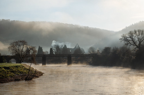 tintern abbey wye valley monmouthshire wales unitedkingdom europe travel tourism ruin monastery river sunrise fog mist