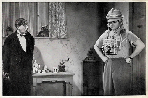 Fritz Odemar and Harry Piel in Ein Unsichtbarer geht durch die Stadt (1933)