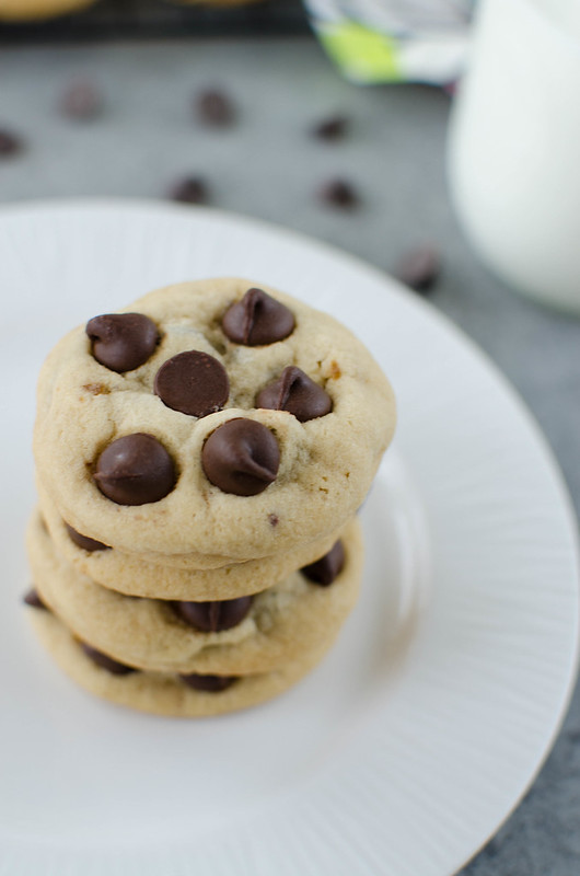 Chewy Chocolate Chip Cookies - the BEST recipe to get soft and chewy chocolate chip cookies! You will never make another chocolate chip cookie recipe.