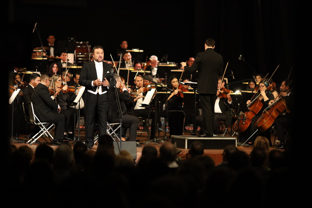 FAOT 2020 Ramón Vargas, tenor, Medalla Alfonso Ortiz Tirado 2020 Orquesta Filarmónica de Sonora (OFS); Iván López Reynoso, Director invitado