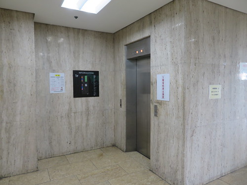 姫路競馬場のエレベーター