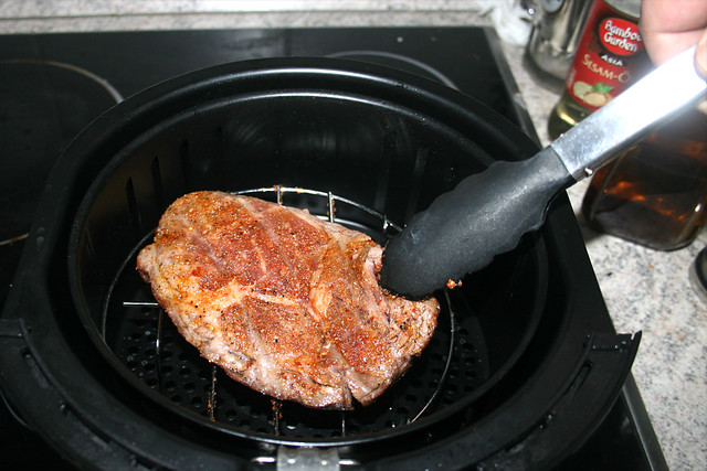 24 - Steak wenden / Turn steak