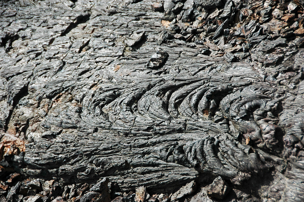 Pahoehoe basalt lava (North Crater Flow, Holocene, 2.2-2.4… | Flickr