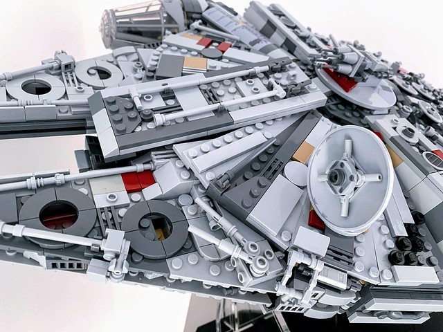 LEGO MOC Millennium Falcon 75257 MOD by AlvarVS