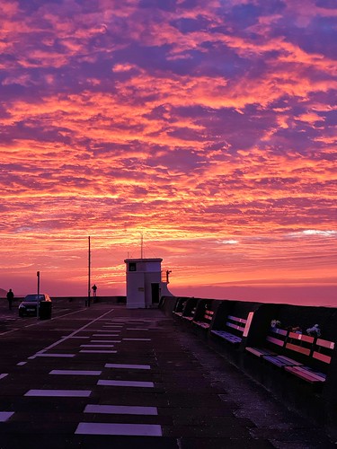 redsky sunset amateurphotography phonephotography newbrighton wallasey wirral uk bluehour lifeguardstation kingsparade