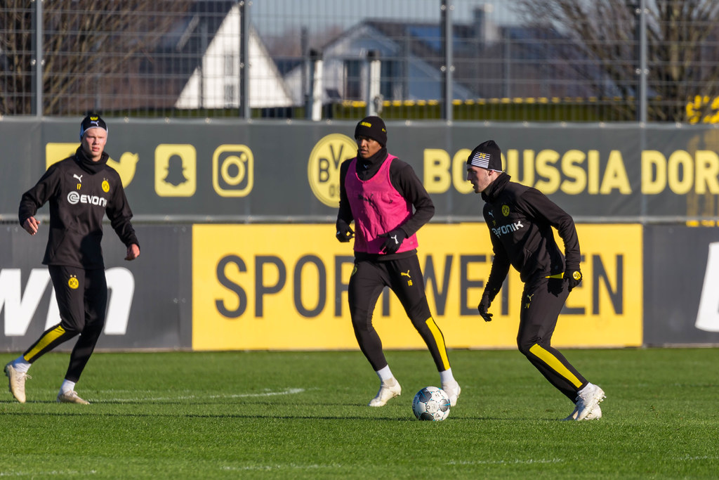 BVB Spieler Bruun Larsen, Akanji und Haaland im Einsatz be… - Flickr