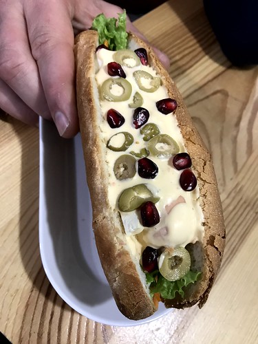 Meztelen vegán hotdog