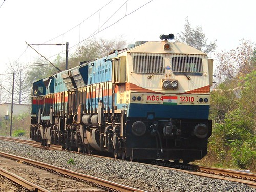 railclicks bharatexpress gooty wdg4 gt46mac 12310 railways indianrailways centralrailways southcentralrailways irfca indiapictures trains locomotive emd diesellocomotive