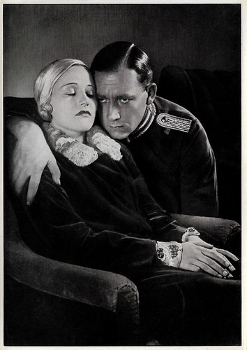 Lien Deyers and Mathias Wieman in Rosenmontag (1930)