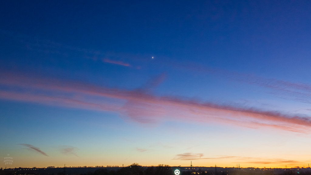evening sky & venus / @ 24 mm / 2020-01-21