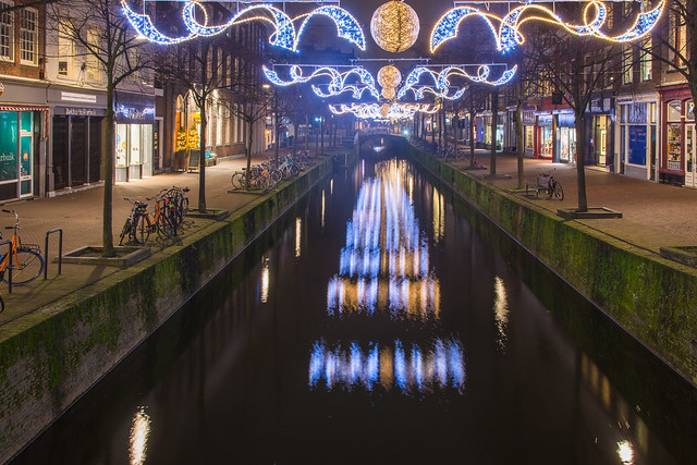 Canal Christmas lights 3