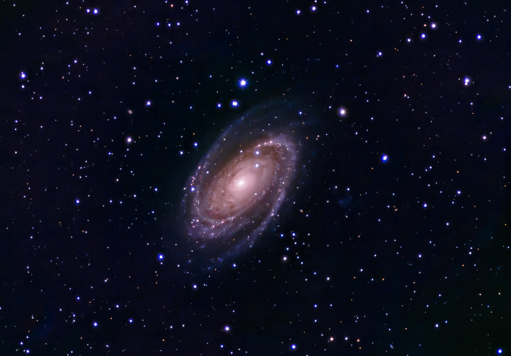 M81 Bode's Galaxy | LRGBH first try 80*180s RGB + 40*250s Ha… | Flickr
