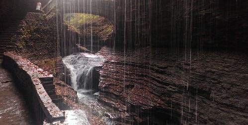 waterfall watkinsglenstatepark rainbowfalls glencreek roadtripusa geotagged newyork ny fingerlakes hike hiking trail gorgetrail gorge