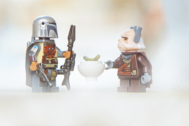 LEGO Mandalorian, Baby Yoda and Kuiil
