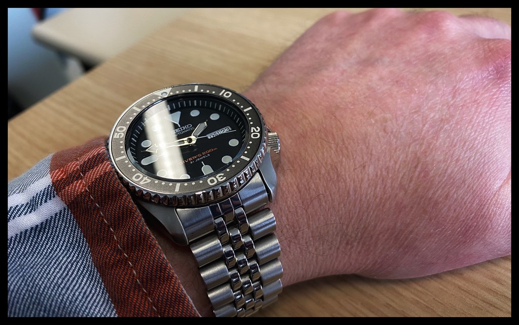 *** La Seiko du jour - vol. 15 *** - Page 42 49430434612_ffced41f1e_b