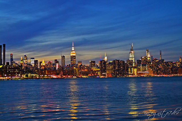 Midtown Manhattan View at Twilight from The Edge Park Brooklyn New York City NY P00416 DSC_1522