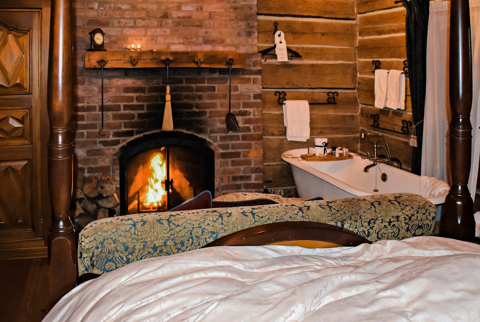 Cabin with fireplace, a romantic place to stay in Quebec