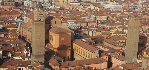 bologna italia italy cattedraledisanpietro cathedral torredegliasinelli city emiliaromagna olaszország torreazzoguidi altabellatower torreprendiparte