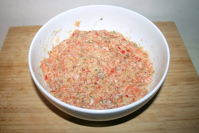34 - Vollgesogener Lachsteig / Soaked salmon dough